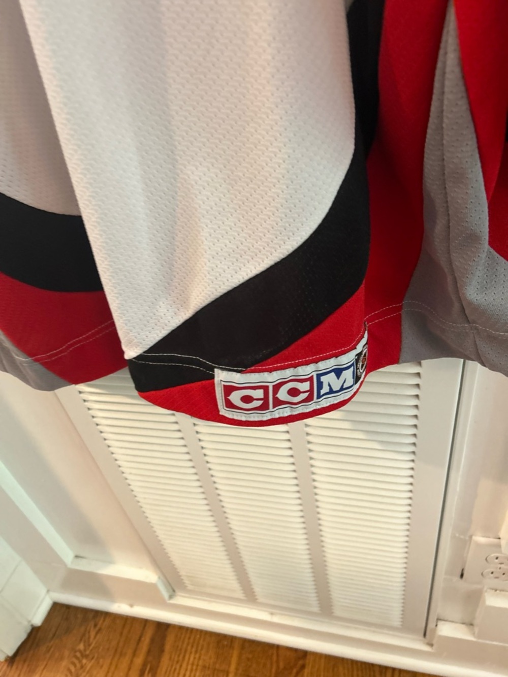 CCM Buffalo Sabres Goathead Vintage NHL Jersey White Black Red Size XL - Picture 5 of 5